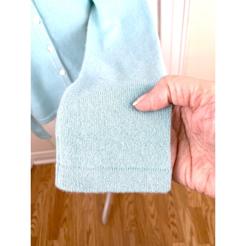 Michael Kors 100% Cashmere V-Neck Cardigan M Pastel Teal Blue Italian Yarn - Picture 14 of 16